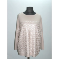 Elegancka bluzka zdobiona koronką w stylu boho - beżowa